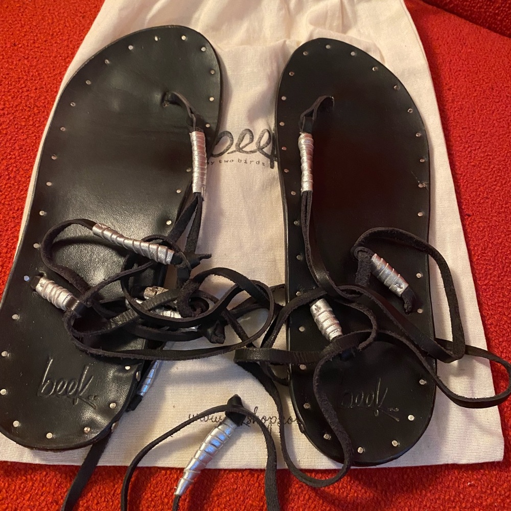 BEEK TIE UP CRANE SANDAL